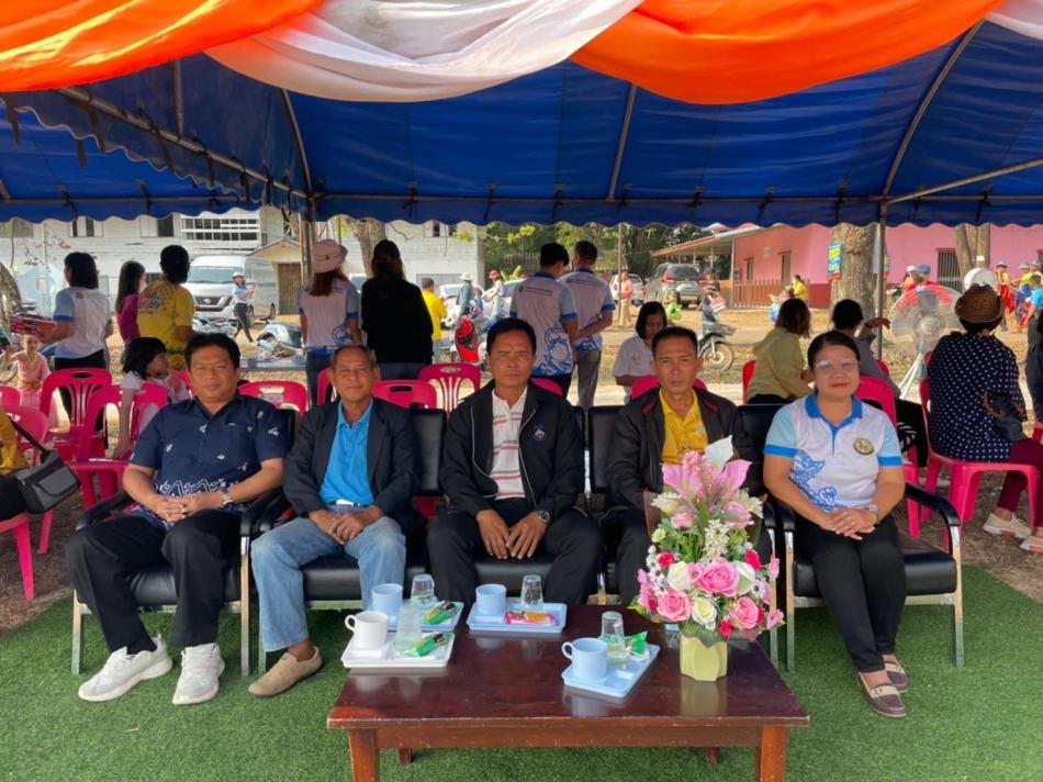 17 มีนาคม 2566  เวลา 08.00 น. นายสมศรี   สิมาวัน นายกเทศมนตรีตำบลสำโรง  มอบหมายให้ นายบัวไข  ชาบุญเรือง รองนายกเทศมนตรีตำบลสำโรง เป็นประธานเปิดงานการจัดโครงการแข่งขันกีฬาเชื่อมสัมพันธ์ระหว่างศูนย์พัฒนาเด็กเล็กในสังกัดเทศบาลตำบลสำโรง  ประจำปีงบประมาณ 2566    ณ สนามสำโรงก้าวหน้า     โดยมี นายนันทวัฒน์ สิมาวัน  ผู้อำนวยกองการศึกษา เป็นผู้กล่าวรายงานและวัตถุประสงค์ในการจัดงาน  ทั้งนี้  มีสมาชิกสภาเทศบาล ข้าราชการ พนักงาน ลูกจ้าง เทศบาลตำบลสำโรงเข้าร่วมงานครั้งนี้ด้วย  การจัดงานเป็นไปด้วยความเรียบร้อย ขอขอบคุณผู้มีส่วนเกี่ยวข้องทุกท่าน