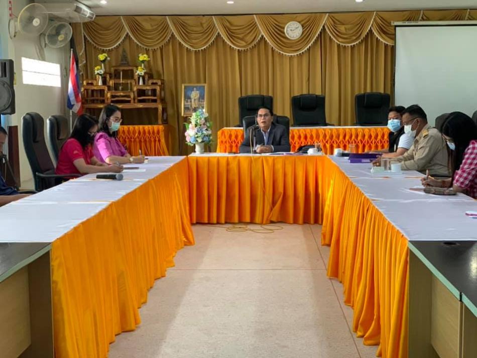 นายยุทธพล พันธุ์เพ็ง ผู้ตรวจการเลือกตั้งประจำจังหวัดอุบลราชธานี  มาตรวจเยี่ยมและซักซ้อมการปฏิบัติของเจ้าหน้าที่เกี่ยวกับการเลือกตั้งสมาชิกสภาเทศบาลตำบลสำโรงและนายกเทศมนตรีตำบลสำโรง (13 ภาพ)