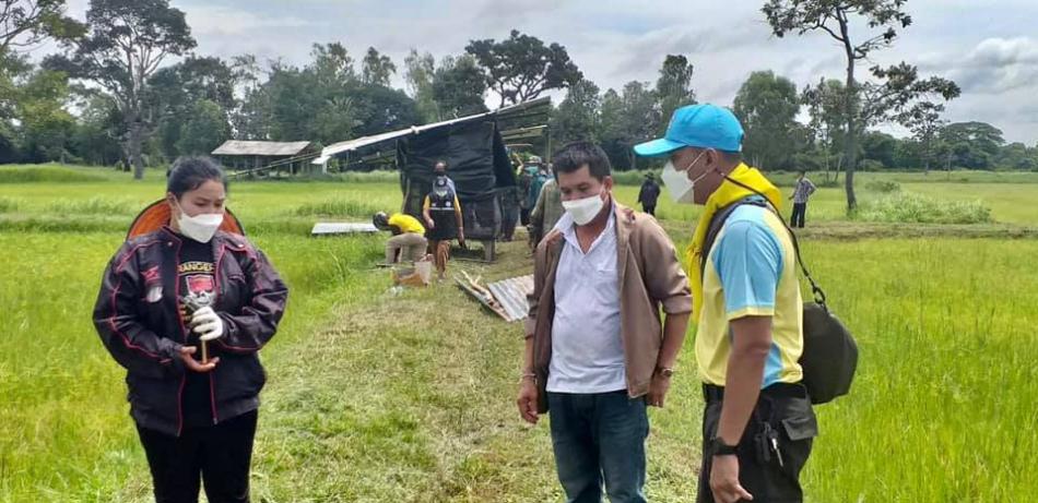 วันที่ 26 กรกฎาคม 2564 ท่านนายกเทศบาลตำบลสำโรงได้ออกพื้นที่ตรวจให้กำลังใจทีมงานก่อสร้างเถียงนาโมเดล บ้านโนนยาง หมู่ 7 ต.สำโรง อ.สำโรงจ.อุบลราชธานี (6 ภาพ)