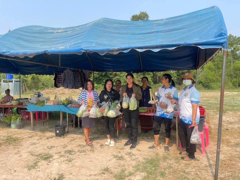 ตลาดนัดท้องถิ่นสีเขียว